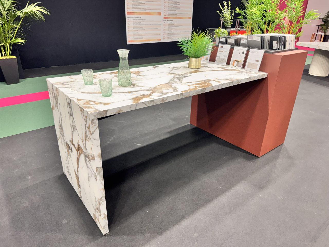 Coloris OL10POLVERE Arabescato vue cuisine